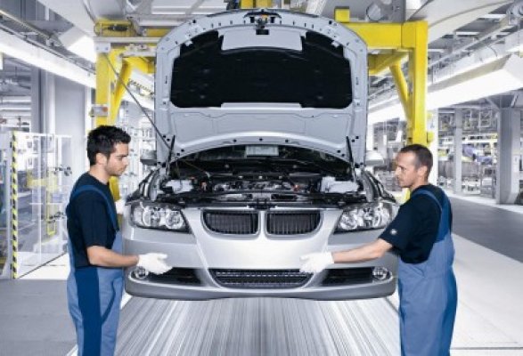 Ce înseamnă performanţa! BMW face bani şi pe timp de criză